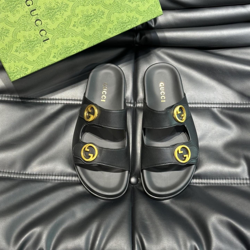 G*u*i slippers